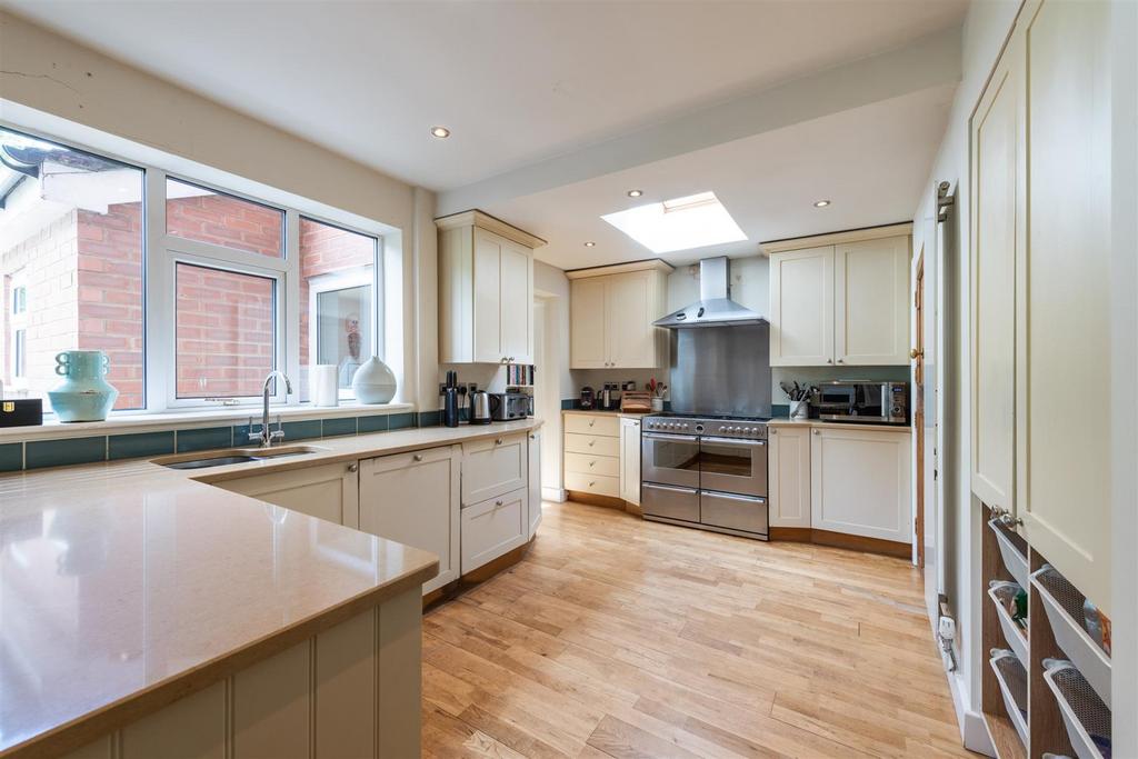21 Ladbrook Road, Solihull, B91 3 RN 11.jpg