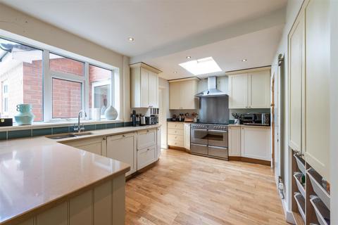 21 Ladbrook Road, Solihull, B91 3RN