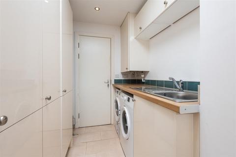 21 Ladbrook Road, Solihull, B91 3RN