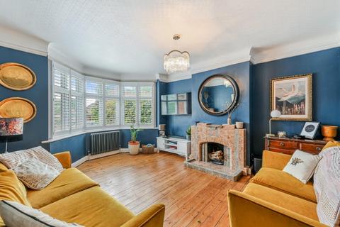 47 Elmwood Drive, Epsom, KT17 2NL