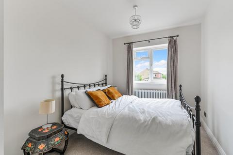 47 Elmwood Drive, Epsom, KT17 2NL