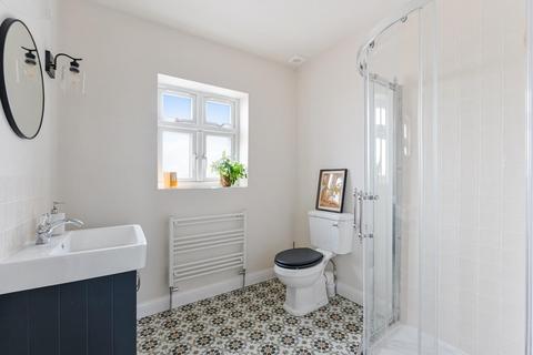47 Elmwood Drive, Epsom, KT17 2NL