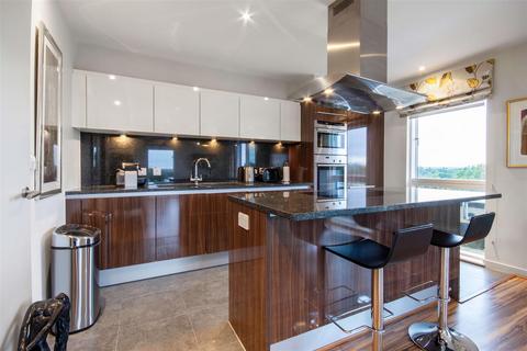 2 bedroom penthouse for sale, The Heart, Walton-on-Thames