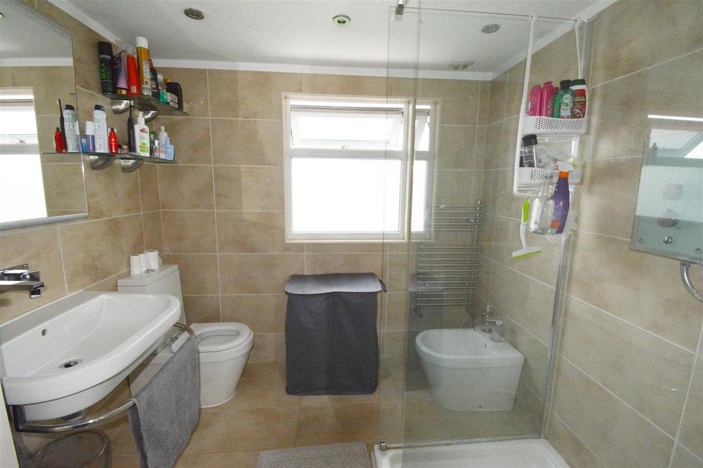 Ensuite-min.jpg
