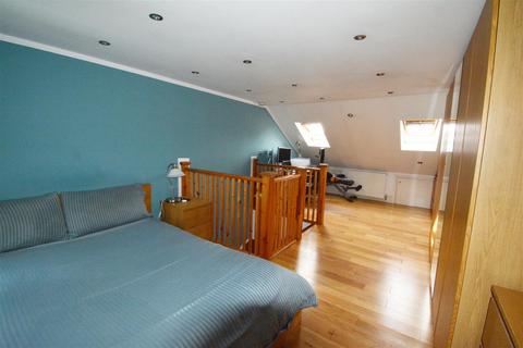 14 Bristow Road, Hounslow, TW3 1UP
