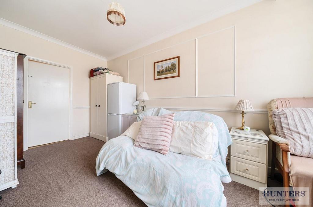 Bedroom 5/ Study