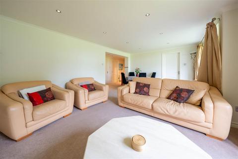 38 Guthrie Court, Gleneagles Village, Auchterarder, PH3 1SD