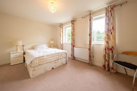 38 Guthrie Court, Gleneagles Village, Auchterarder, PH3 1SD