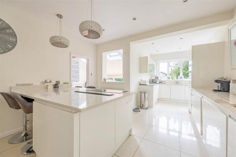 5 bedroom detached house for sale, Kings Road, Chalkwell