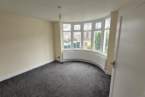 3 bedroom end of terrace house to rent, Forfield Road, Coventry CV6