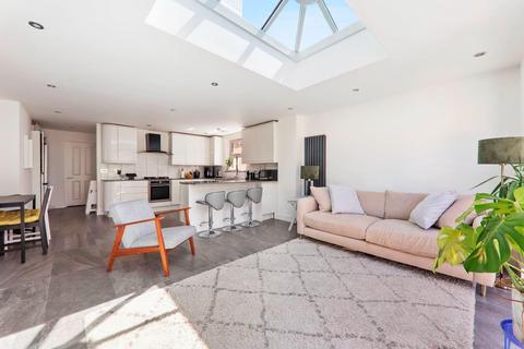 8a Melvin Road, London, SE20 8EU