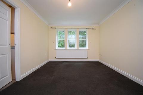 2 bedroom flat to rent, Princes Gate, Horbury WF4