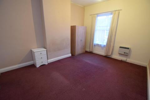 2 bedroom terraced house to rent, Clement Street, Wakefield WF2
