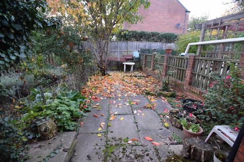 2 bedroom terraced house to rent, Clement Street, Wakefield WF2