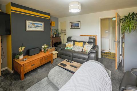 2 bedroom maisonette for sale, Chiltern Way, Nottingham NG5