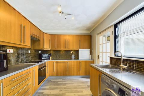119 Springhead Road, Northfleet, Gravesend, DA11 8HW