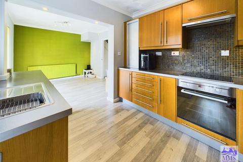 119 Springhead Road, Northfleet, Gravesend, DA11 8HW