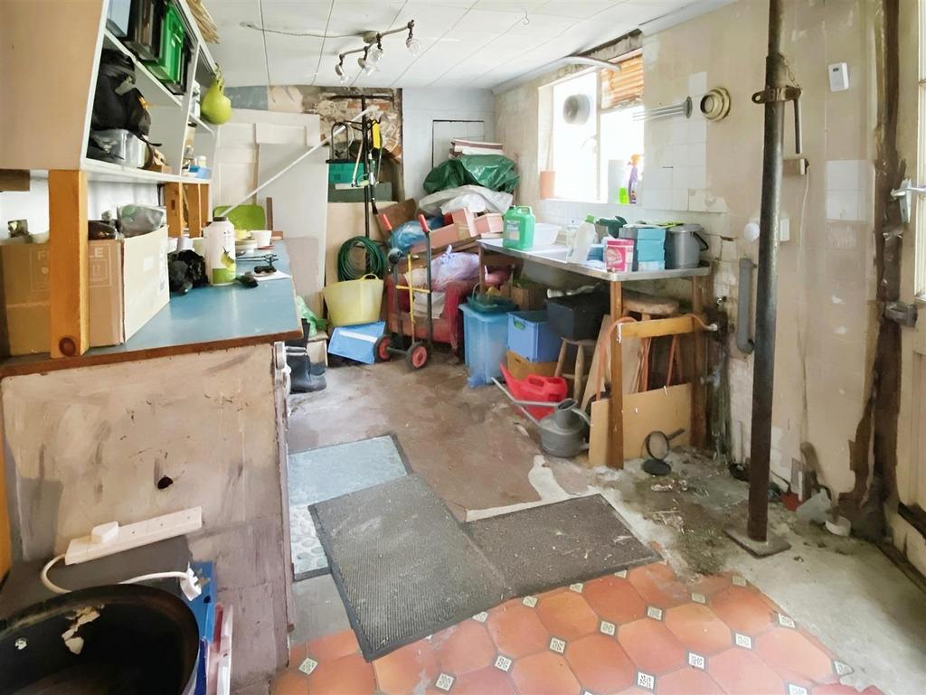 Former Kitchen/Utility