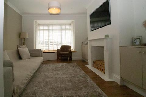 179 Bradford Road, East Ardsley, Wakefield, WF3 2DL
