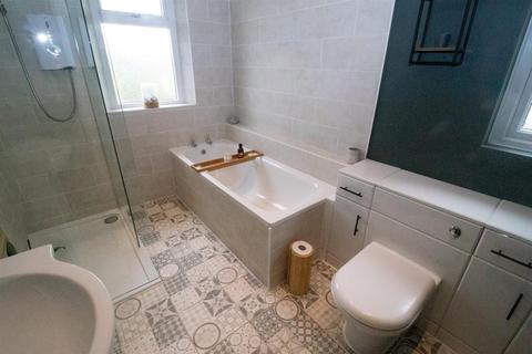 179 Bradford Road, East Ardsley, Wakefield, WF3 2DL