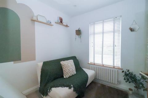 179 Bradford Road, East Ardsley, Wakefield, WF3 2DL