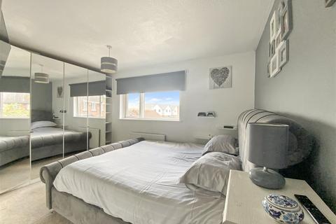 37 Bakersfield, Longwell Green, Bristol, BS30 9YP