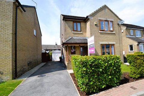 3 bedroom detached house for sale, Lewis Close, Queensbury, Bradford