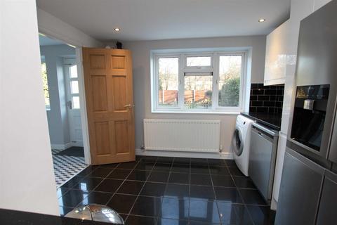 3 bedroom terraced house for sale, Helsby Road, Sale