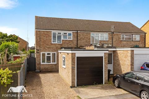 3 bedroom end of terrace house for sale, Peacocks, Harlow