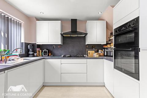 93 Peacocks, Harlow, CM19 5NZ