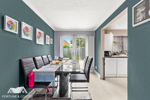 93 Peacocks, Harlow, CM19 5NZ