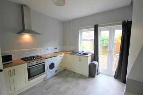 2 bedroom terraced house to rent, Kyme Street, Bishophill