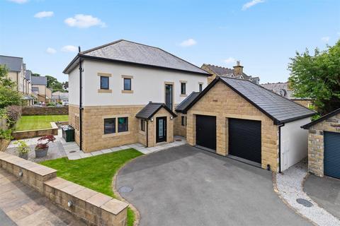 5 bedroom detached house for sale, Station Road, Menston LS29