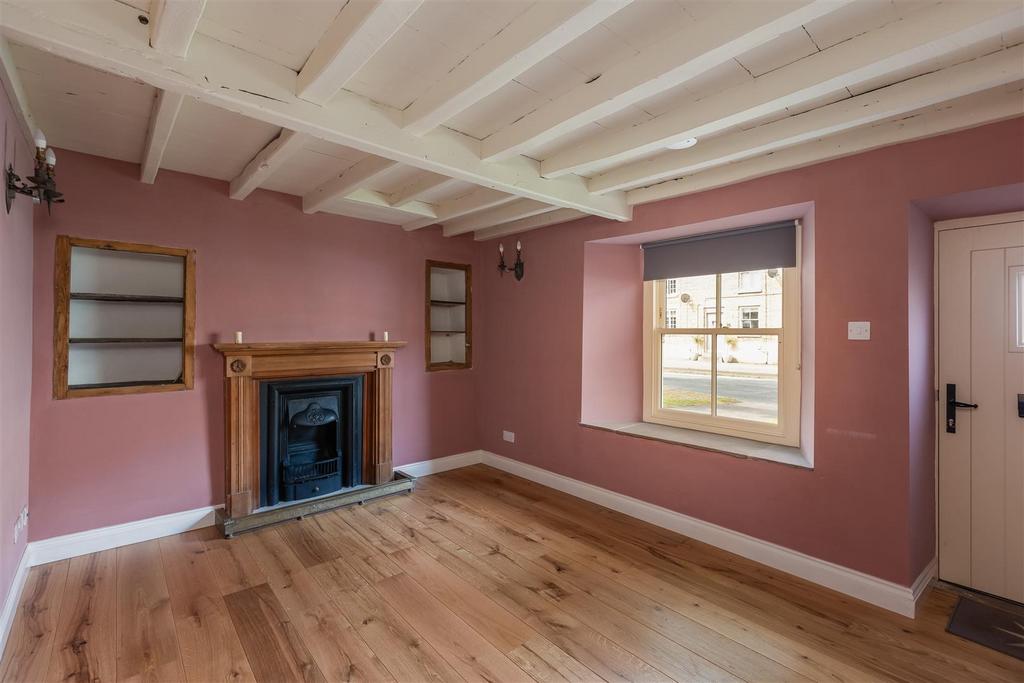 Westgate 50 Snug-1.jpg