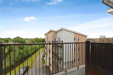 2 bedroom flat for sale, The Chase, Grays