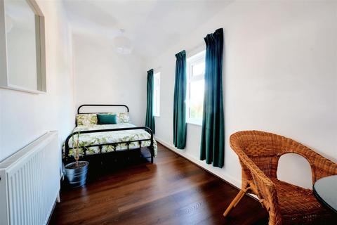 15 Doris Road, Ilkeston, DE7 5DP