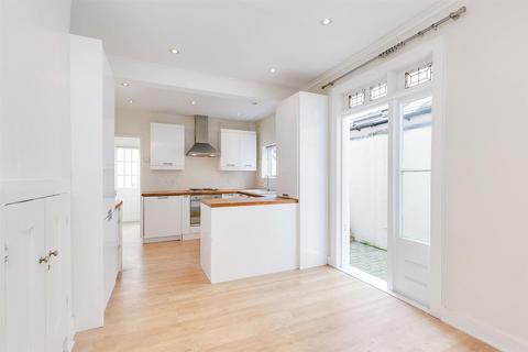 1 bedroom flat for sale, Bronsart Road, SW6