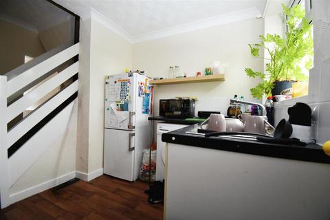 2 bedroom terraced house for sale, Berkshire Street, Hull