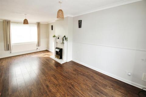 3 bedroom end of terrace house for sale, Neasden Close, Hull