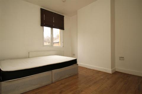 2 bedroom apartment to rent, Marmont Road, London