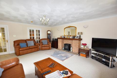 3 bedroom detached bungalow for sale, Merritts Way, Pool