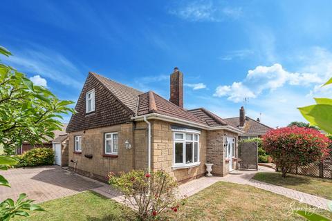 4 bedroom detached bungalow for sale, Chelsfield Avenue, Sandown