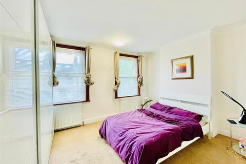 3 bedroom house for sale, Marten Road, London E17
