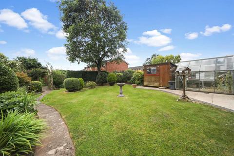 2 bedroom semi-detached bungalow for sale, 33 Churchill Drive, Malvern, Worcestershire, WR14