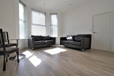 2 bedroom flat to rent, Minster Road, London NW2