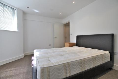 2 bedroom flat to rent, Minster Road, London NW2