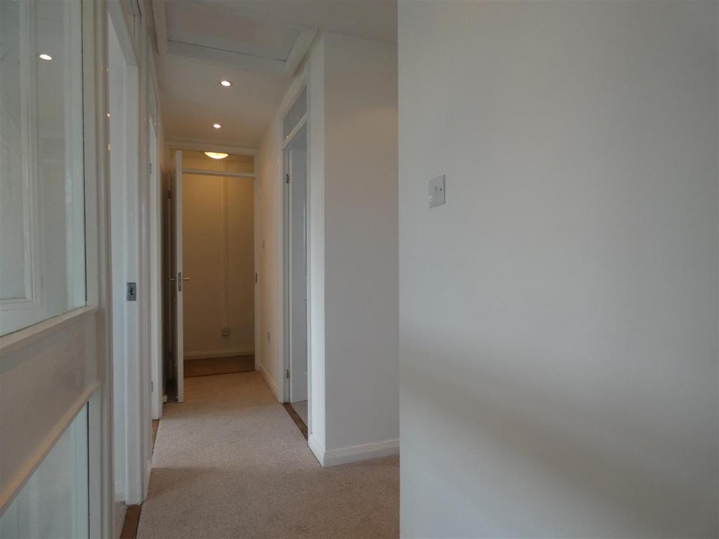 Hallway.JPG