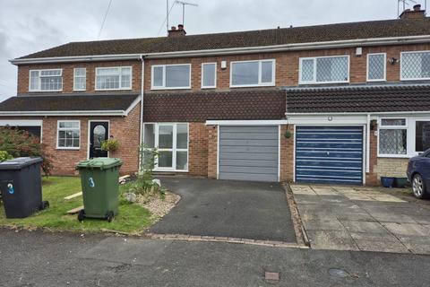 3 bedroom terraced house to rent, Cairndhu Drive, Worcestershire