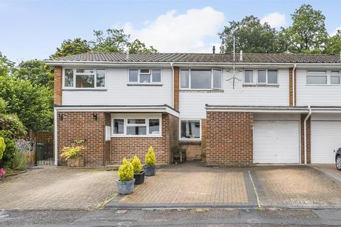 14 Field Place, Liphook, GU30 7DZ
