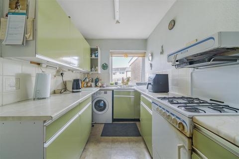 14 Field Place, Liphook, GU30 7DZ